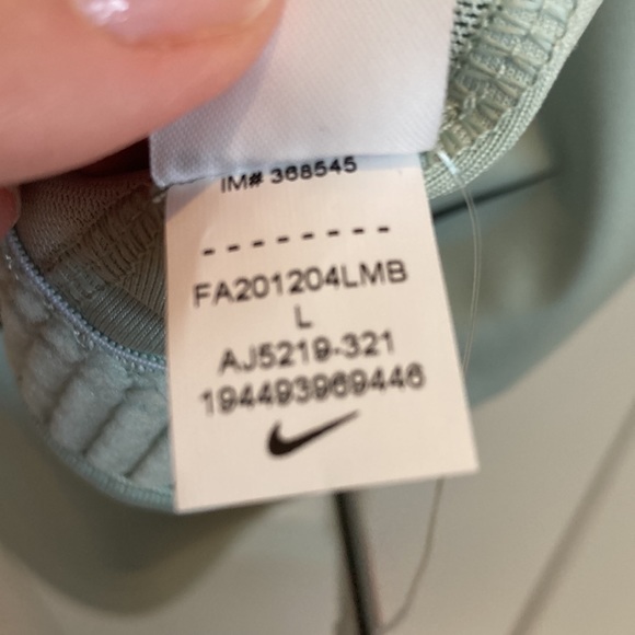NWT Nike sports bra - Picture 4 of 6